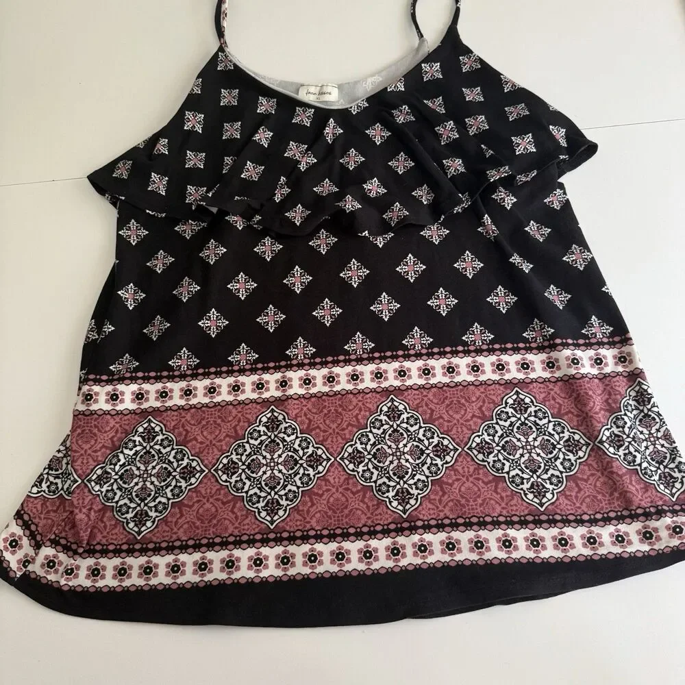 Free Kisses Floral Sleeveless Round Neck Stretch Blouse Size XL‎ - Picture 2 of 9